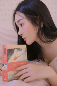 长在面包树上的女人